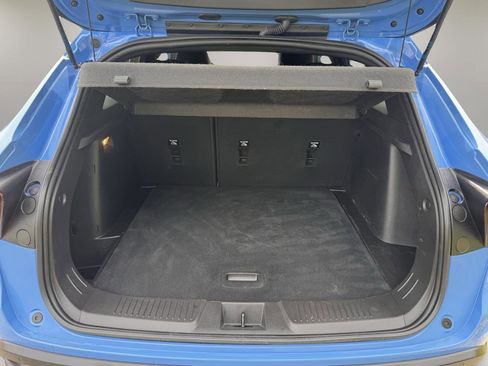 Used 2024 Chevrolet Trax RS w/ Sunroof Package FWD image 9