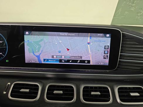 Used 2021 Mercedes-Benz GLS 450 4MATIC image 15