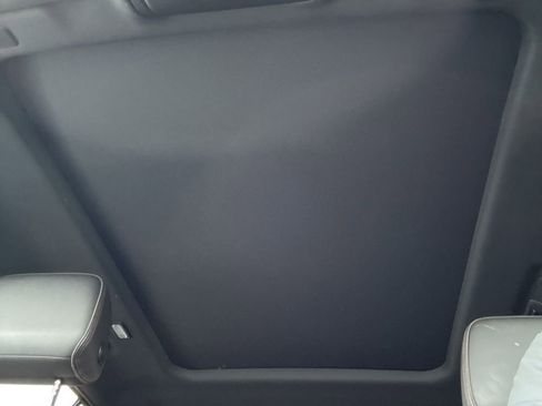 Used 2022 Chevrolet Suburban RST w/ Luxury Package image 12