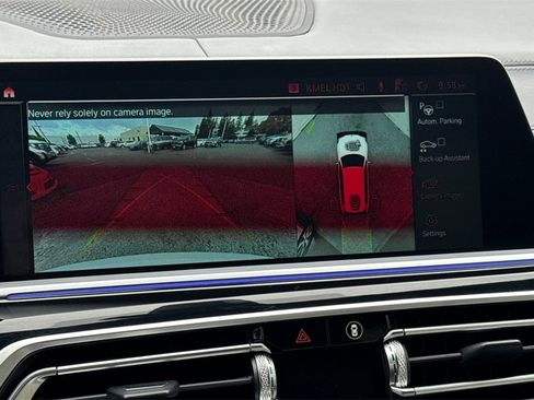 Used 2022 BMW X7 xDrive40i w/ M Sport Package image 19