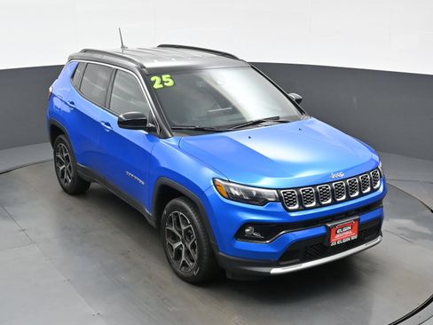 Used 2025 Jeep Compass Limited AWD/4WD image 37