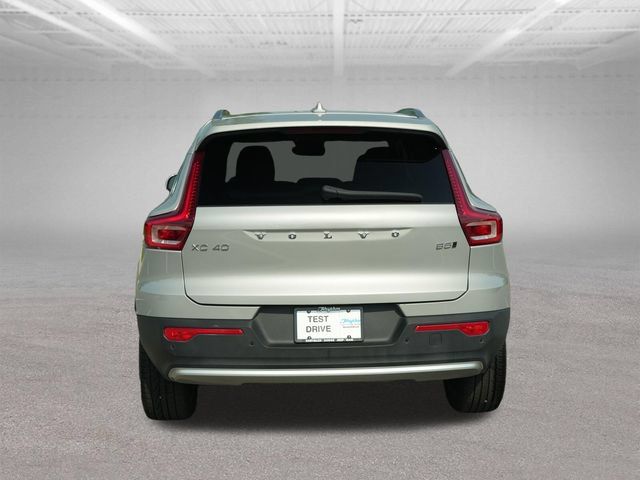 Used 2025 Volvo XC40 B5 Plus AWD/4WD image 8