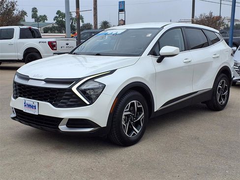 Certified 2023 Kia Sportage LX image 3