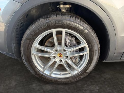 Used 2019 Porsche Cayenne AWD/4WD image 36