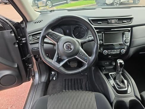 Used 2019 Nissan Rogue SV w/ Premium Package AWD/4WD image 13
