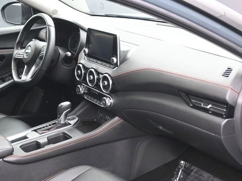 Used 2024 Nissan Sentra SR w/ SR Premium Package image 6