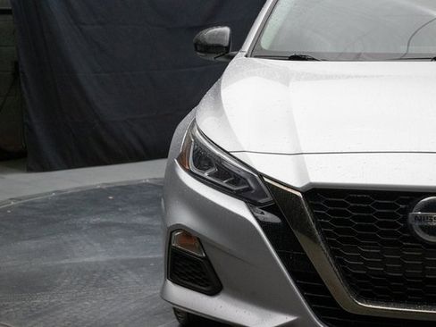 Used 2020 Nissan Altima 2.5 SR w/ Premium Package image 5