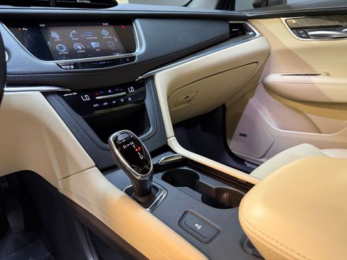Used 2019 Cadillac XT5 FWD image 29
