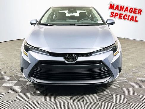 Used 2023 Toyota Corolla LE FWD image 3