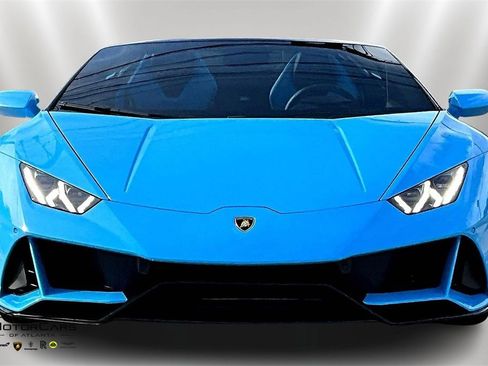 Used 2023 Lamborghini Huracan EVO image 3