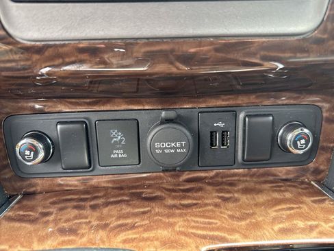 Used 2018 Nissan Armada Platinum w/ Captain Seat Package RWD image 22