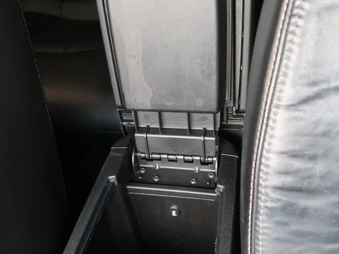 Used 2014 Dodge Avenger SXT FWD image 29
