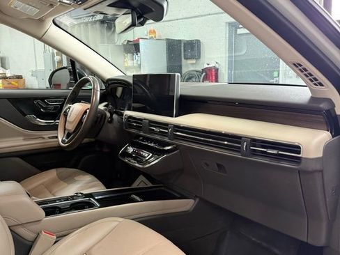 Used 2023 Lincoln Corsair Reserve w/ Equipment Group 201A image 18