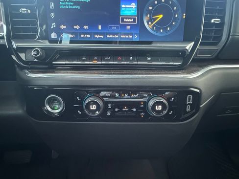 Used 2024 Chevrolet Silverado 1500 LT AWD/4WD image 22