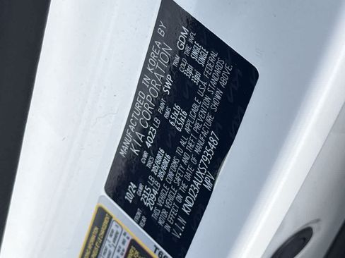Used 2025 Kia Soul LX w/ LX Technology Package FWD image 29