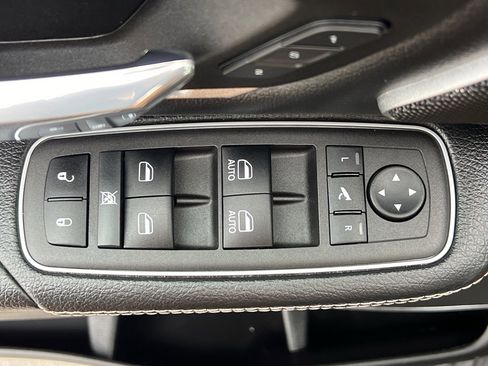 Used 2023 RAM 1500 Laramie AWD/4WD image 14