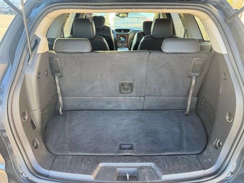 Used 2014 Chevrolet Traverse LT image 9