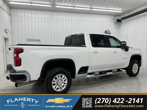 Used 2025 Chevrolet Silverado 2500 LT AWD/4WD image 2
