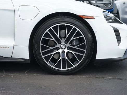 Used 2022 Porsche Taycan RWD image 4