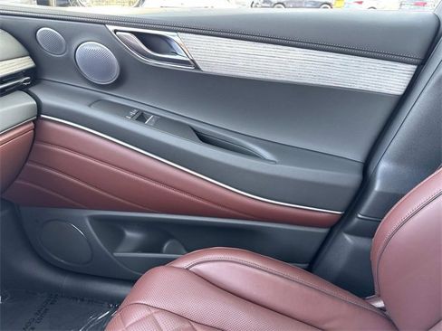 Used 2025 Genesis GV80 3.5T Prestige image 22