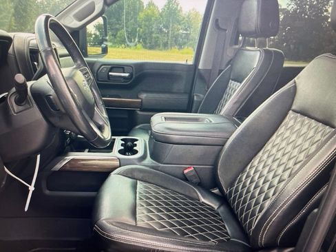 Used 2019 Chevrolet Silverado 1500 RST AWD/4WD image 3