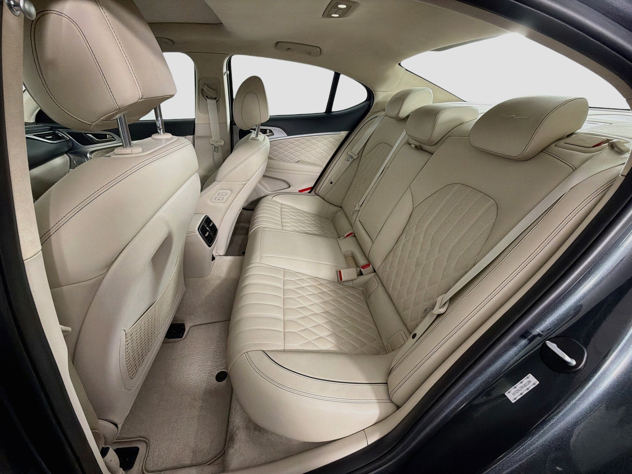 Used 2019 Genesis G70 3.3T Design RWD image 29