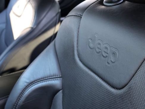 Used 2021 Jeep Cherokee Limited AWD/4WD image 13