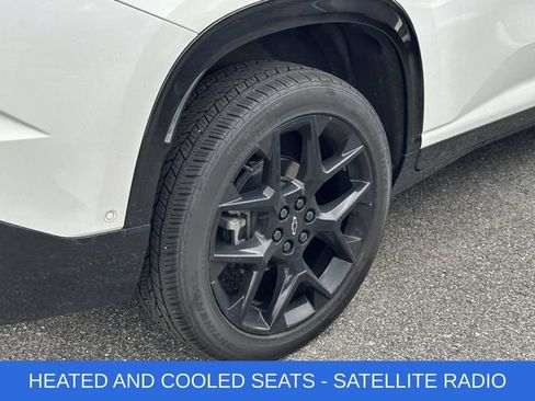 Used 2025 Chevrolet Traverse RS AWD/4WD image 7
