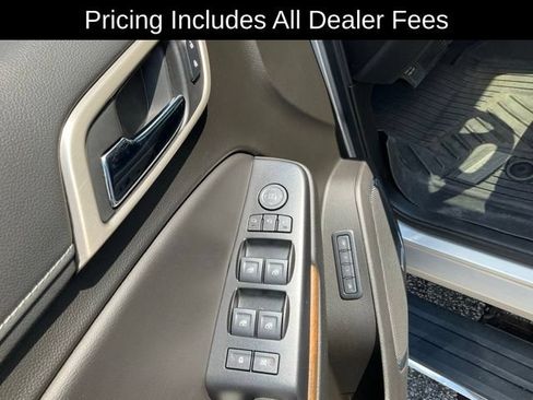 Used 2019 GMC Yukon Denali w/ Denali Ultimate Package AWD/4WD image 8