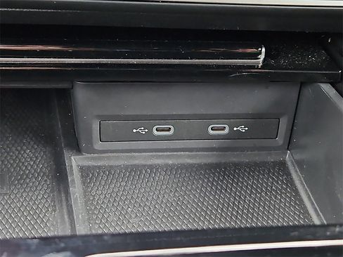 Used 2024 Volkswagen Atlas Cross Sport SE image 27