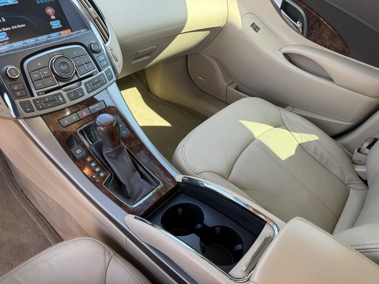 Used 2013 Buick LaCrosse Touring FWD image 9