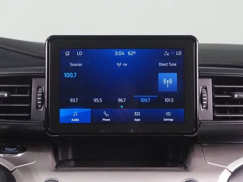 Used 2022 Ford Explorer XLT image 26