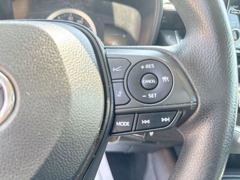 Used 2021 Toyota Corolla LE FWD image 18