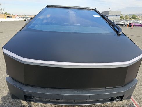 Used 2024 Tesla Cybertruck Cyberbeast AWD/4WD image 14