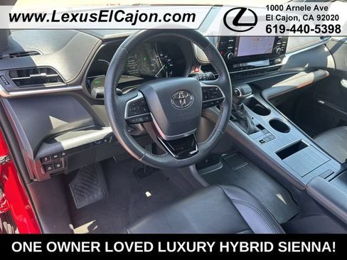 Used 2021 Toyota Sienna XSE w/ XSE Plus Package FWD image 16