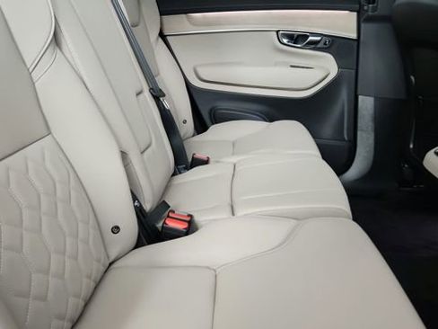 Used 2025 Volvo XC90 B6 Plus w/ Protection Package Premier AWD/4WD image 36