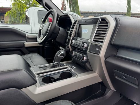 Used 2016 Ford F150 Lariat w/ Equipment Group 502A Luxury AWD/4WD image 18