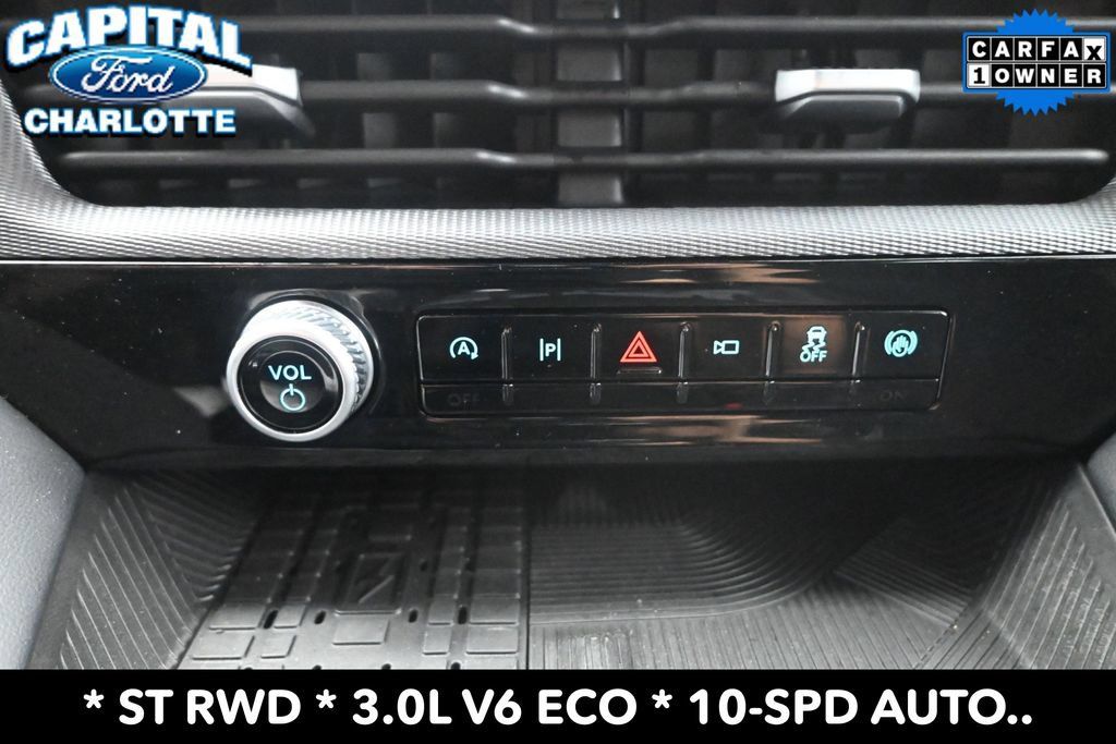 Used 2025 Ford Explorer ST RWD image 17