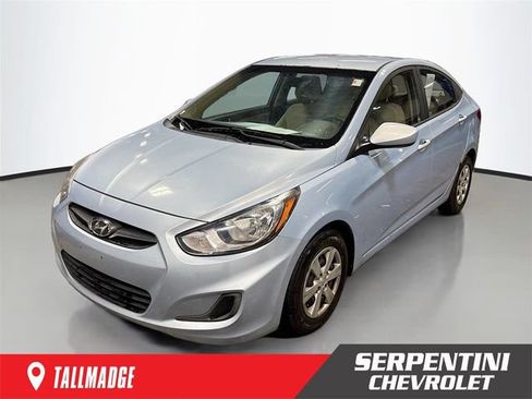 Used 2013 Hyundai Accent GLS FWD image 1