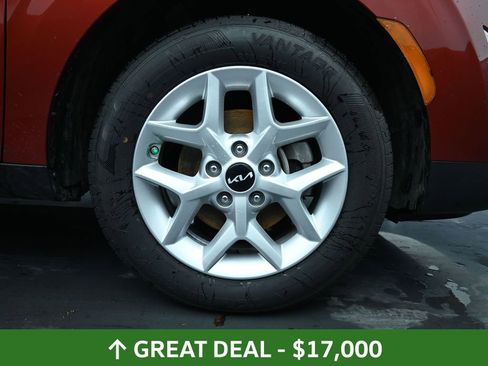 Used 2025 Kia Soul LX w/ LX Technology Package FWD image 19