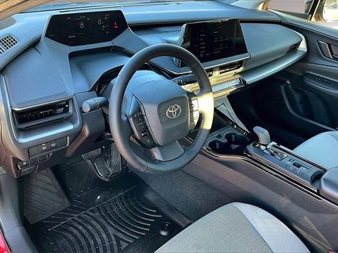 Used 2024 Toyota Prius LE image 16
