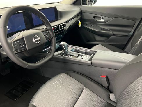 New 2026 Nissan Sentra SV w/ SV Convenience Package FWD image 15