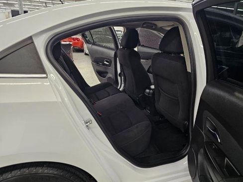 Used 2015 Chevrolet Cruze LT image 30
