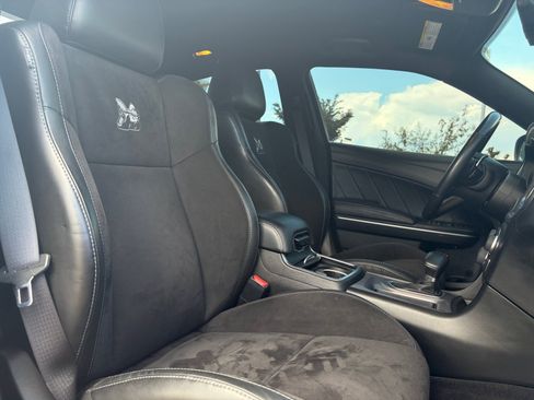Used 2022 Dodge Charger Scat Pack w/ Dynamics Package RWD image 34