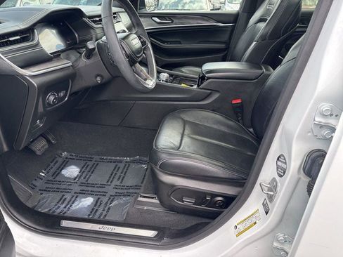 Used 2023 Jeep Grand Cherokee L Overland image 10