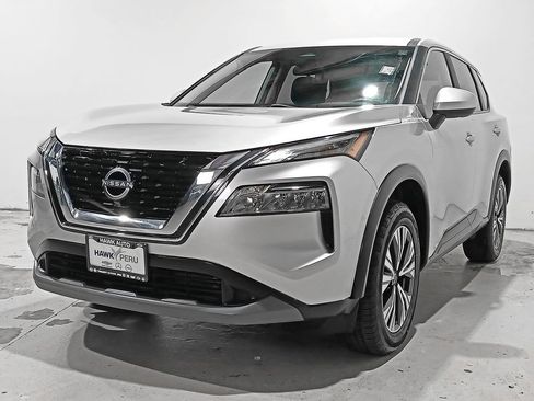 Used 2023 Nissan Rogue SV AWD/4WD image 3