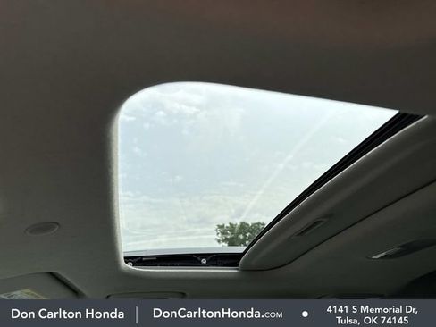 Used 2024 Hyundai Venue SEL FWD image 10