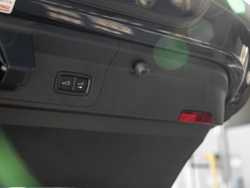 Used 2023 Porsche Panamera 4 Platinum Edition image 32