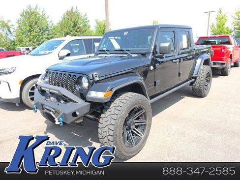 Used 2021 Jeep Gladiator Sport AWD/4WD image 1
