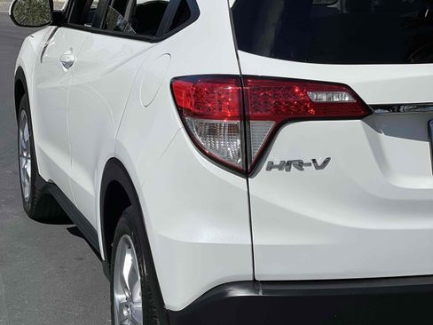 Used 2022 Honda HR-V LX image 39